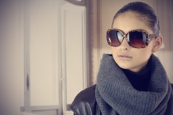 girl with sunglasses