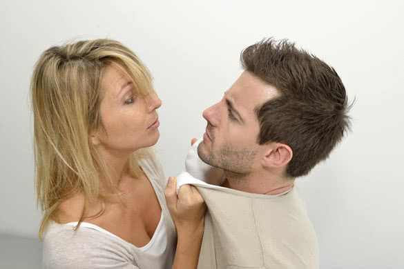 Things That Push Guys Away: 6 Things That Drive Him Insane