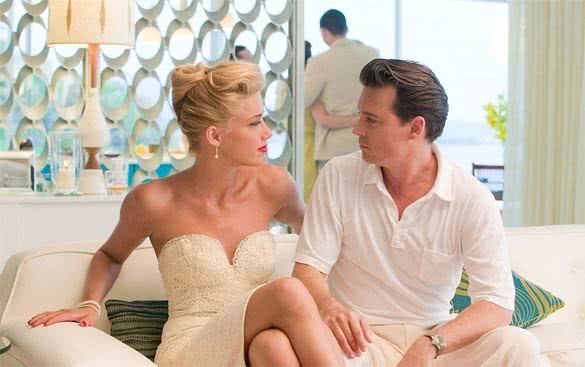 Johnny-Depp-and-Amber-Heard-in-the-movie-The-Rum-Diary