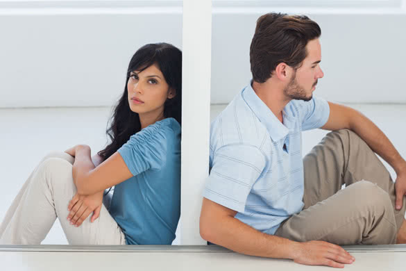 couple-sitting-separated