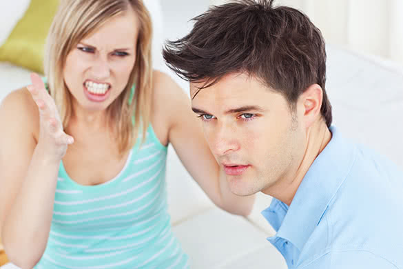 jealous-girl-arguing-with-her-boyfriend
