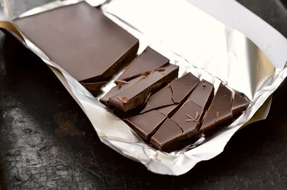 Dark chocolate bar