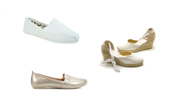 What Sandals to Wear to a Beach Wedding