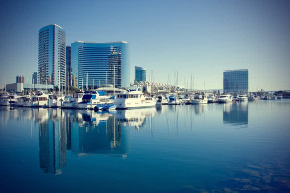 picture of san diego bay in the summer