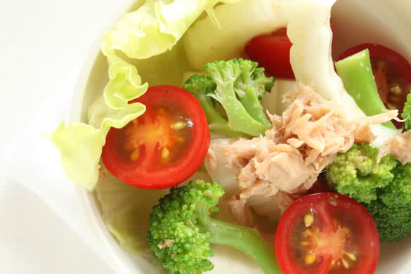 Tuna fish and broccoli salad
