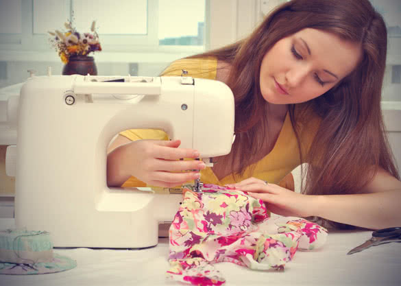 woman sewing machine