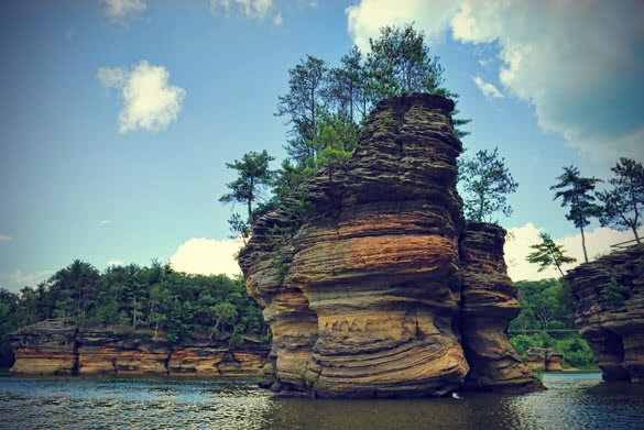 a river view of the tourist attraction of wisconsin dells