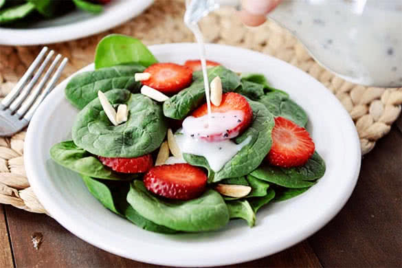 spring salads with spinach