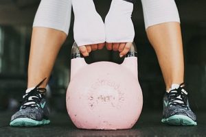 kettlebell workouts for women: 3 high intensity workouts to burn more calories