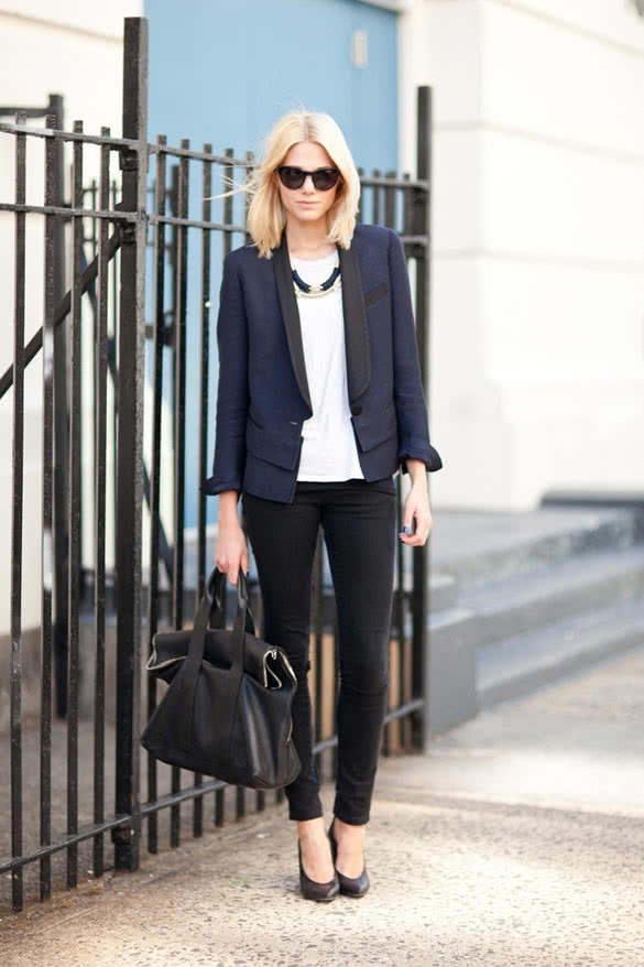 What to Wear to Work? Navigating Office Dress Codes