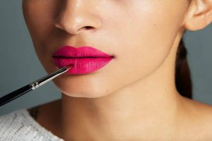 How to Apply Lip Liner