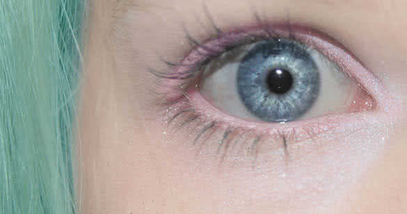 pastel goth eyes