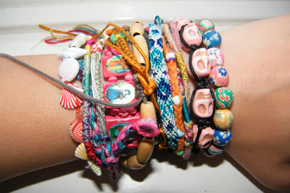 lot-of-hippie-bracelets