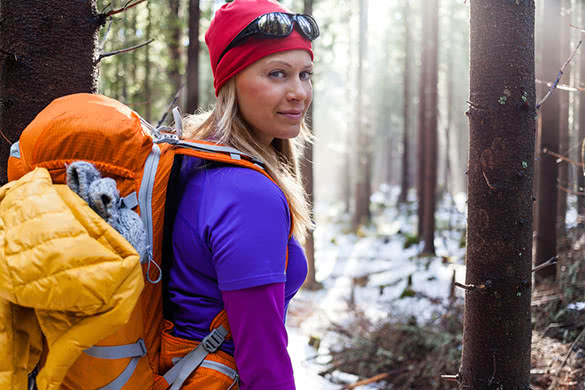 woman-nature-hiking