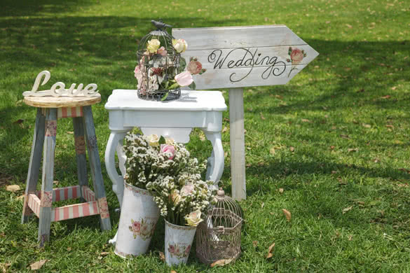 Wood-Hand-Made-Welcome-Wedding-Decoration