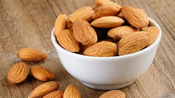 almonds-in-white-bowl