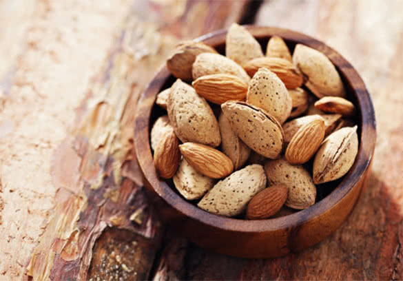 almonds-in-a-bowl;