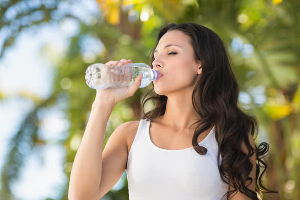 beautiful-woman-drinking-water