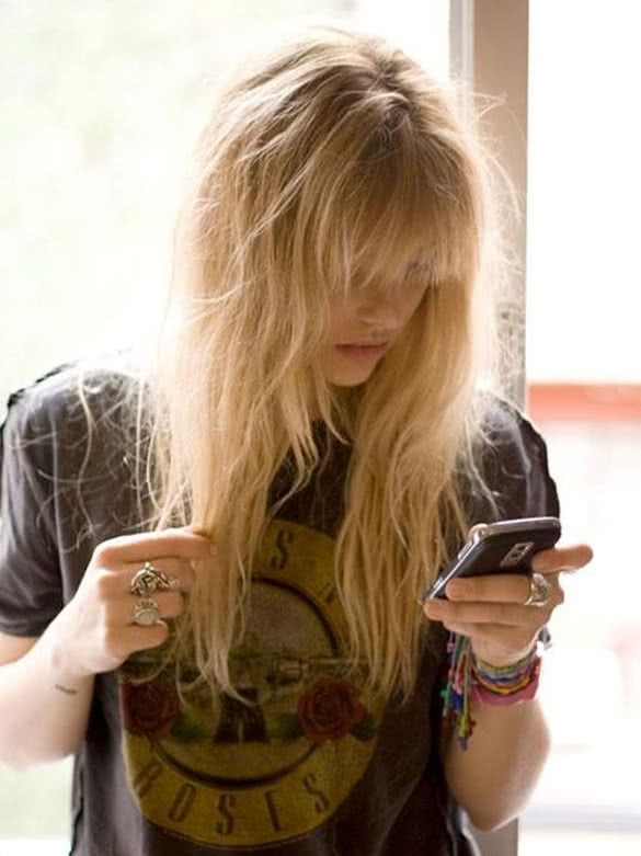 bed-head-blonde