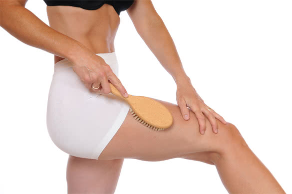 cellulite-dry-brushing