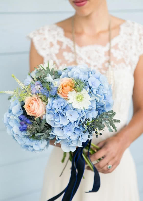 midnight-blue-wedding-bouquet