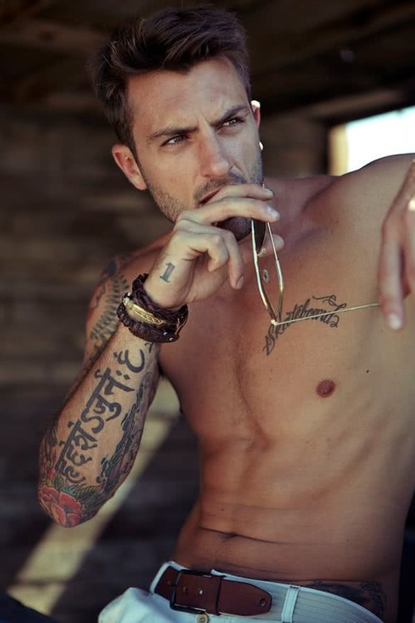 sexy-guy-with-tattoos-no-shirt