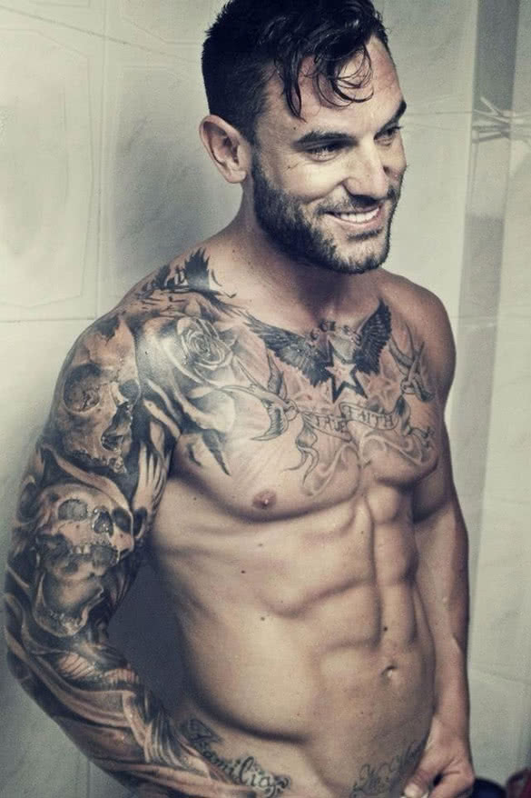 tattoed-sexy-man-shirtless