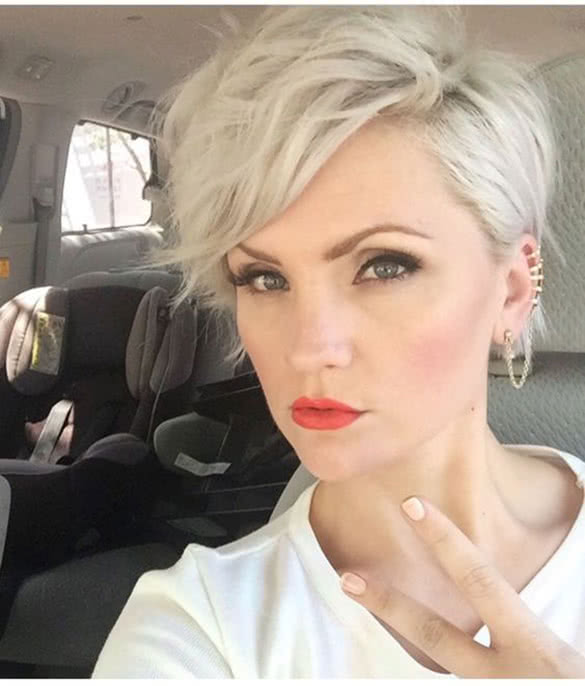5 Tips On How To Feel Feminine With A Pixie Cut