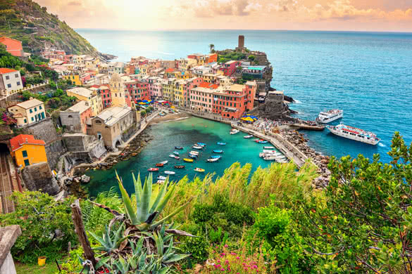 Panorama of Vernazza and suspended garde