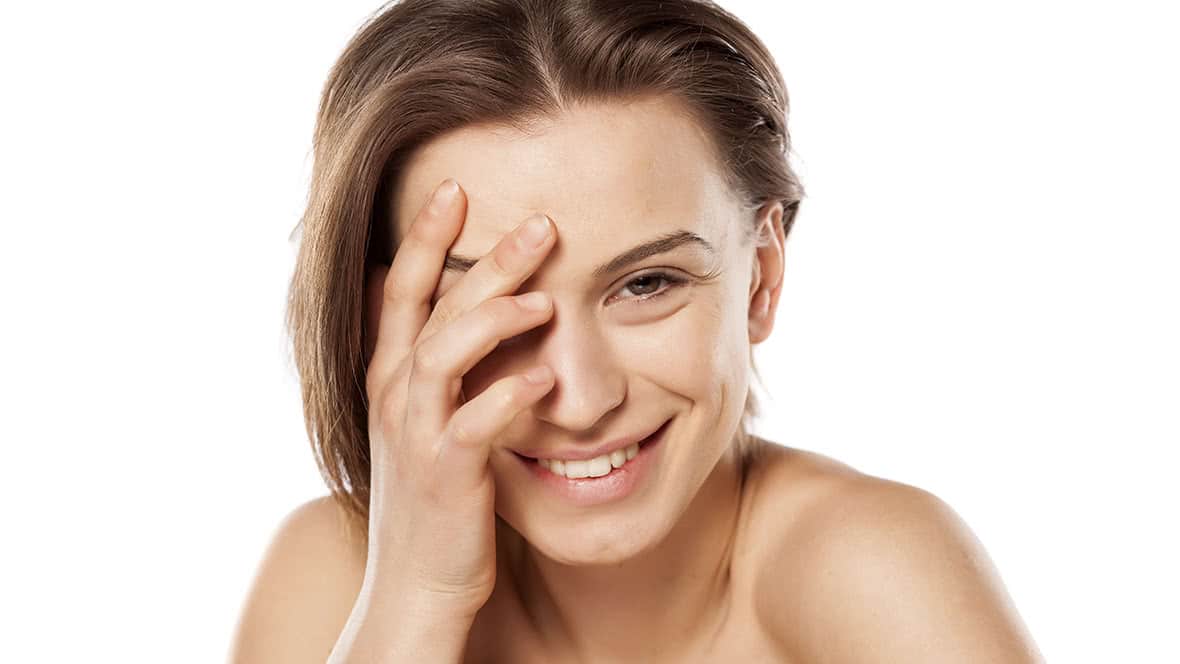 The Pros And Cons Of Wearing No Makeup