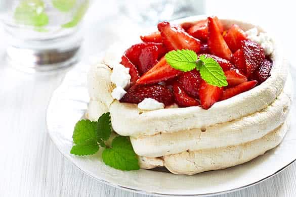 Pavlova cake