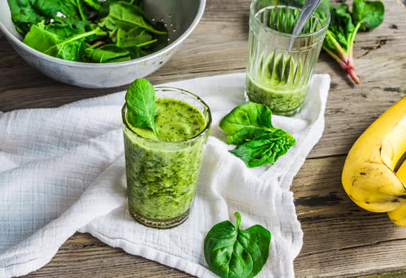 green smoothie with spinach leaves