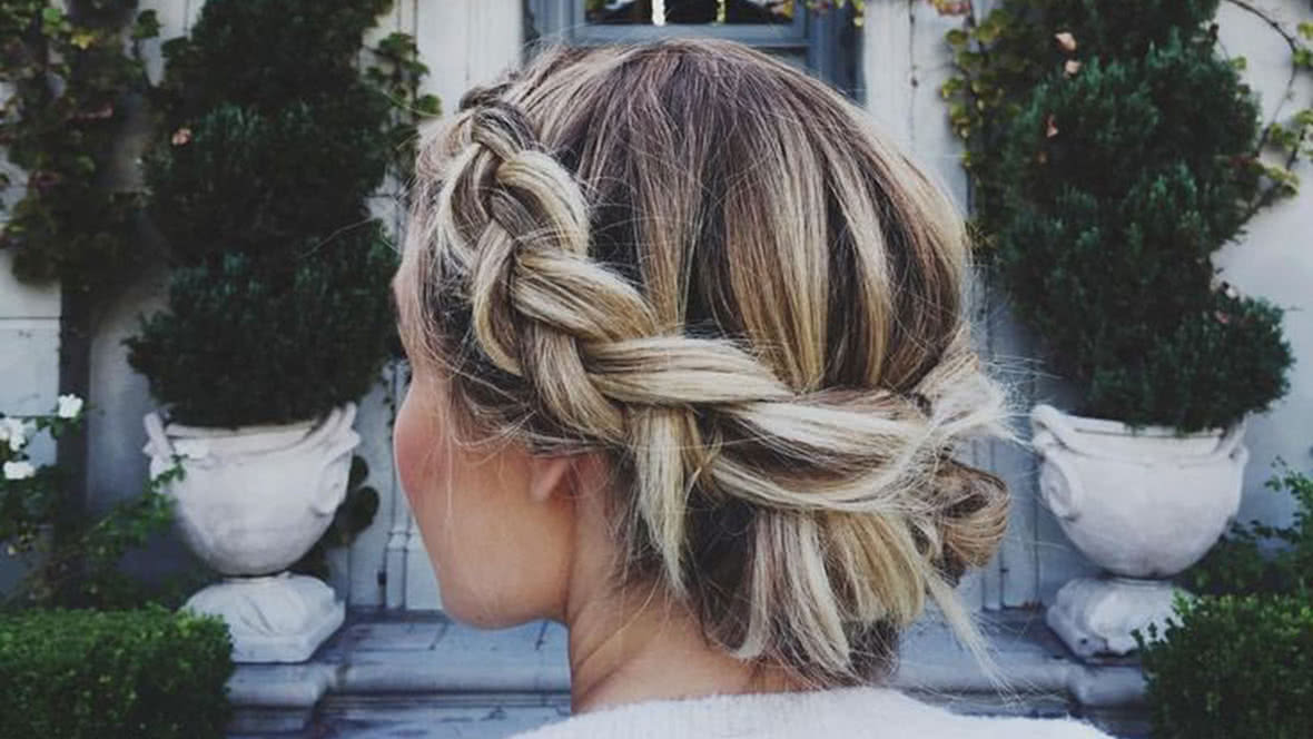 First Date Hairstyles That Will Make Him Instantly Fall For You!