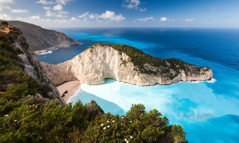 This image has an empty alt attribute; its file name is Greek-Islands-You-Must-See-2-833x500.jpg
